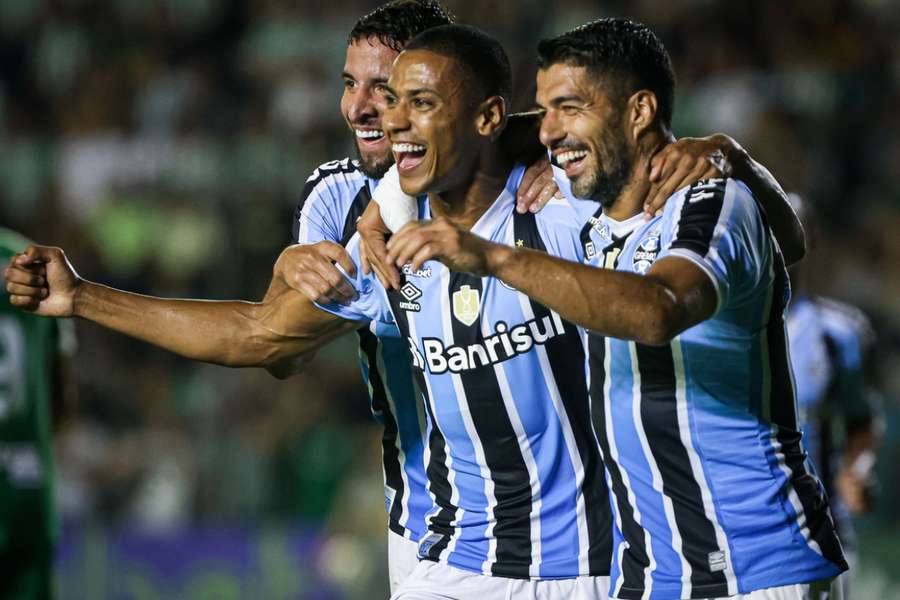 Grêmio venceu as seis partidas que fez no Gauchão e lidera a competição