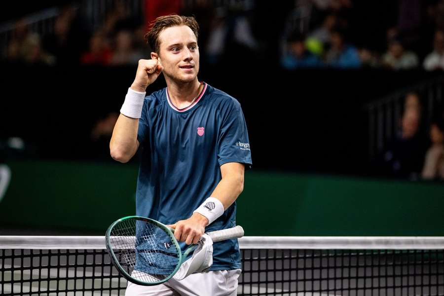 Guy den Ouden produces Rotterdam upset, De Jong eliminated early by Khachanov