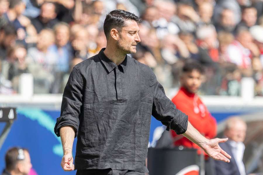 Albert Riera gibt der Eintracht die Schuld.
