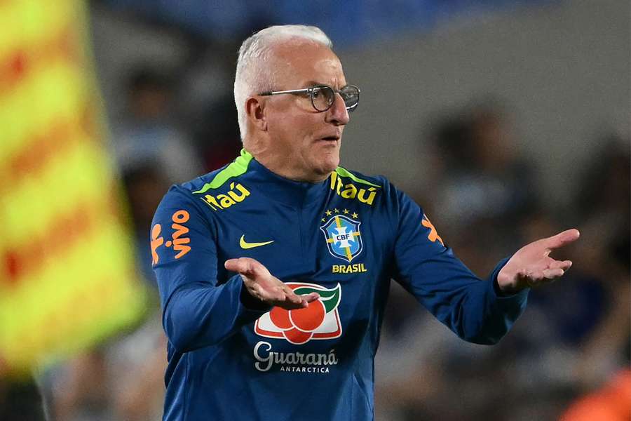 Brasil de Dorival teve atuação constrangedora contra Argentina