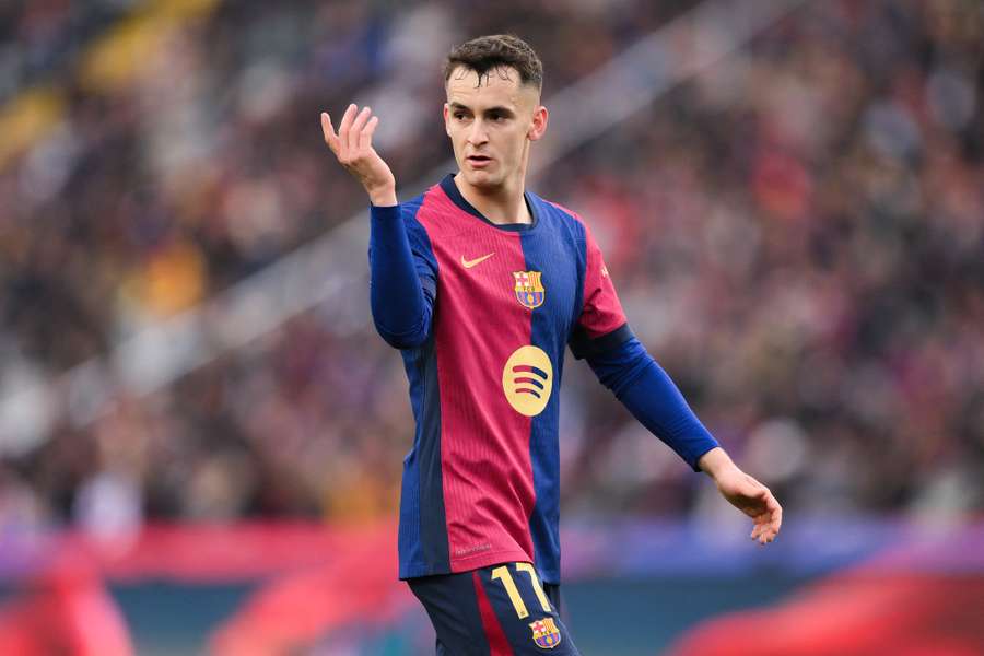 LaLiga: Barcelona midfielder Marc Casado out for two months with knee  injury | Flashscore.com