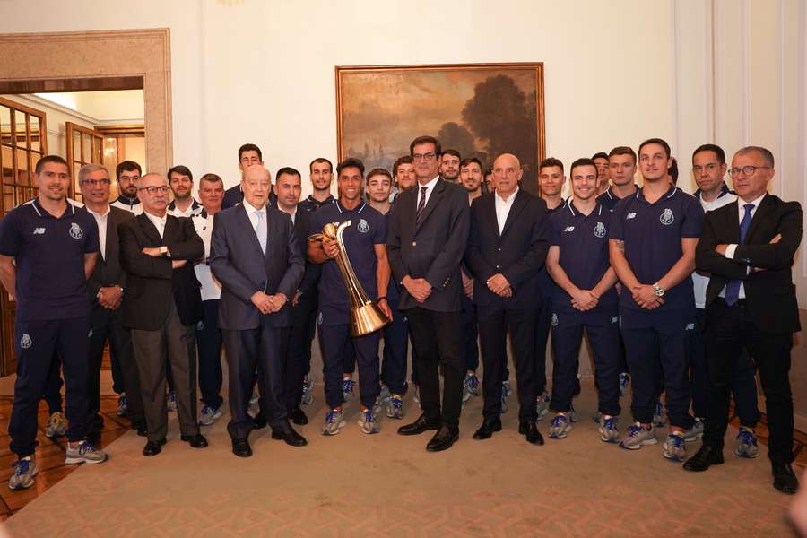 Pinto da Costa acompanhou a equipa de hóquei em patins à Câmara Municipal do Porto
