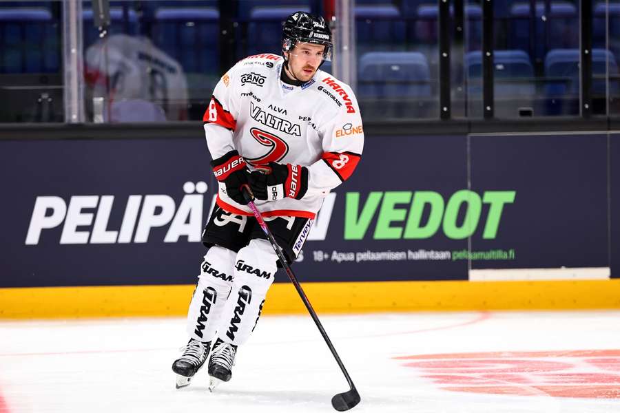 JYP take victory over Hameenlinna to stay among long list of Liiga title hopefuls