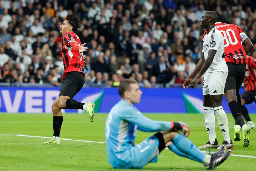 Tijjani Rejinders esulta per il gol segnato al Real Madrid