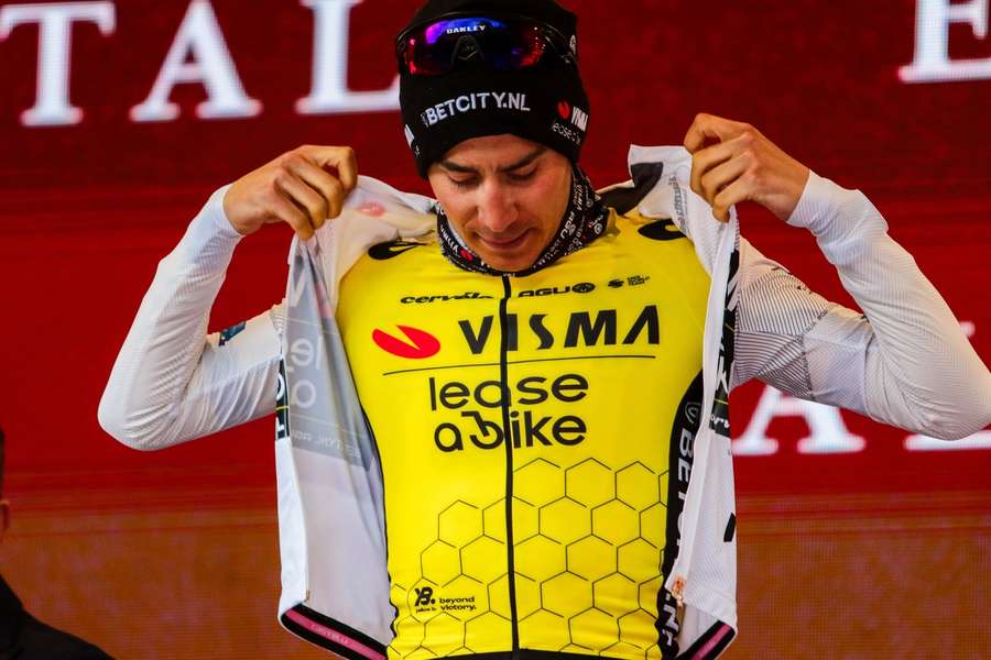 Cian Uijtdebroeks deixa o Giro