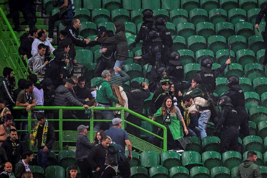 Carga policial no jogo com o Casa Pia valeu abertura de processo disciplinar