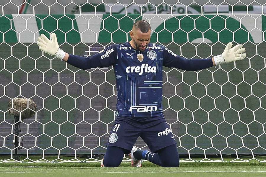 O goleiro tem 10 títulos no Verdão