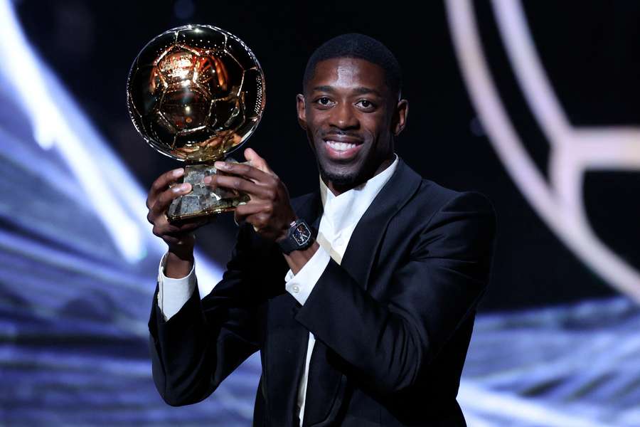 Ousmane Dembélé, lauréat du Ballon d'Or en titre. Ousmane Dembélé, lauréat du Ballon d'Or en titre.