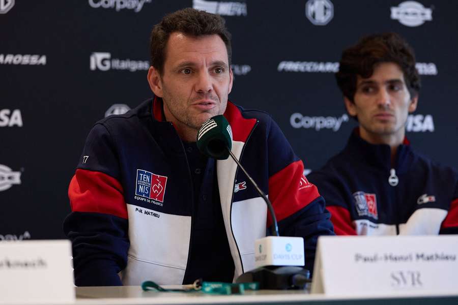 Paul-Henri Mathieu en conférence de presse à Bologne. Paul-Henri Mathieu en conférence de presse à Bologne.