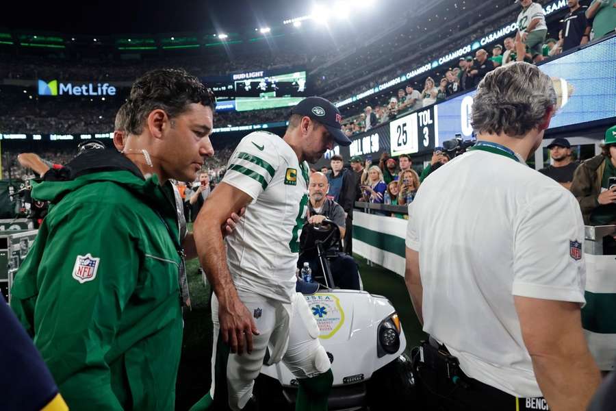 Aufgrund der schweren Verletzung beim Debüt für die Jets wird Rodgers die gesamte restliche NFL-Saison verpassen.