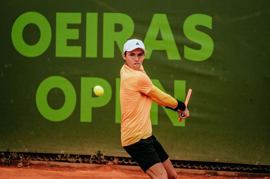 Zsombor Piros venceu o Oeiras Open sem conceder um único set