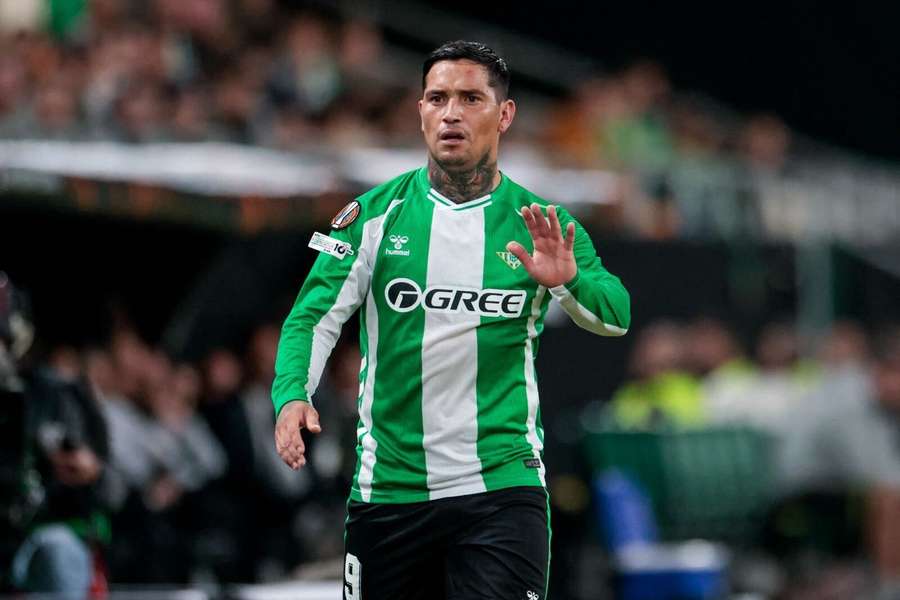 Chimy Ávila, todavía en el Real Betis