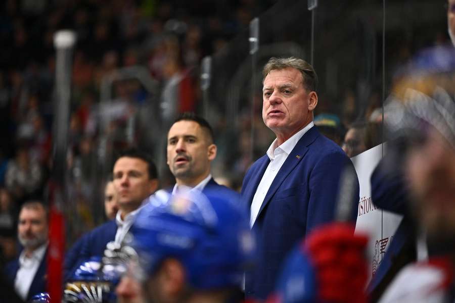 Radim Rulíka na lavičce národního týmu. Radim Rulíka na lavičce národního týmu.