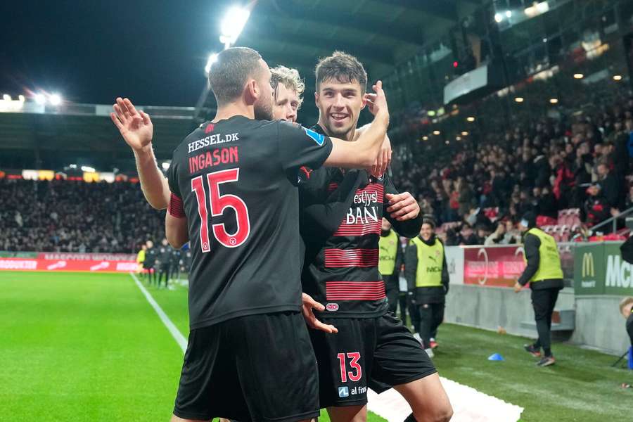 FCM fejrer deres ene scoring.