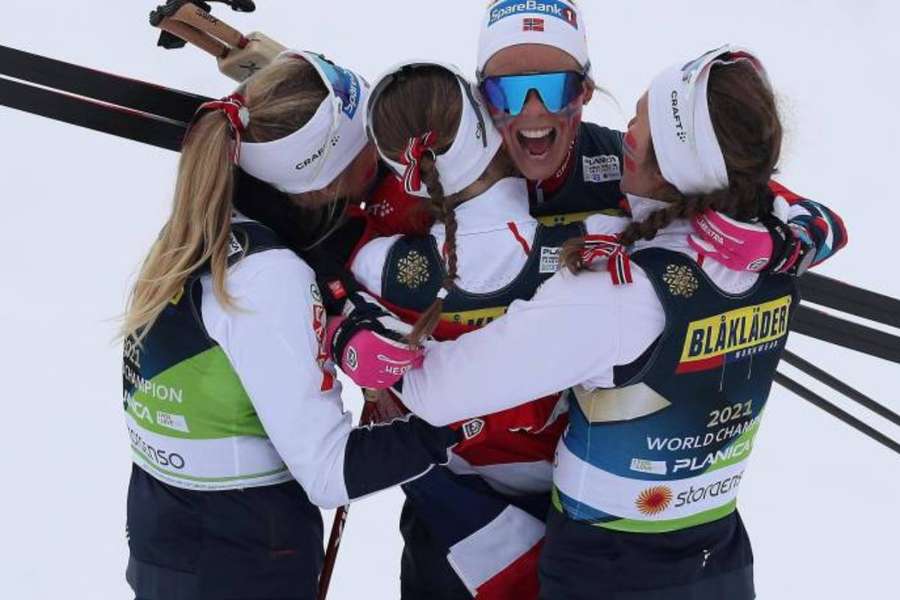Triumf Norweżek w sztafecie 4x5 km na narciarskich MŚ