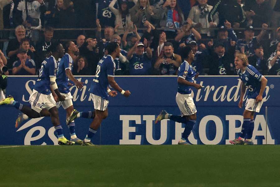Strasbourg celebrate Santos' opener