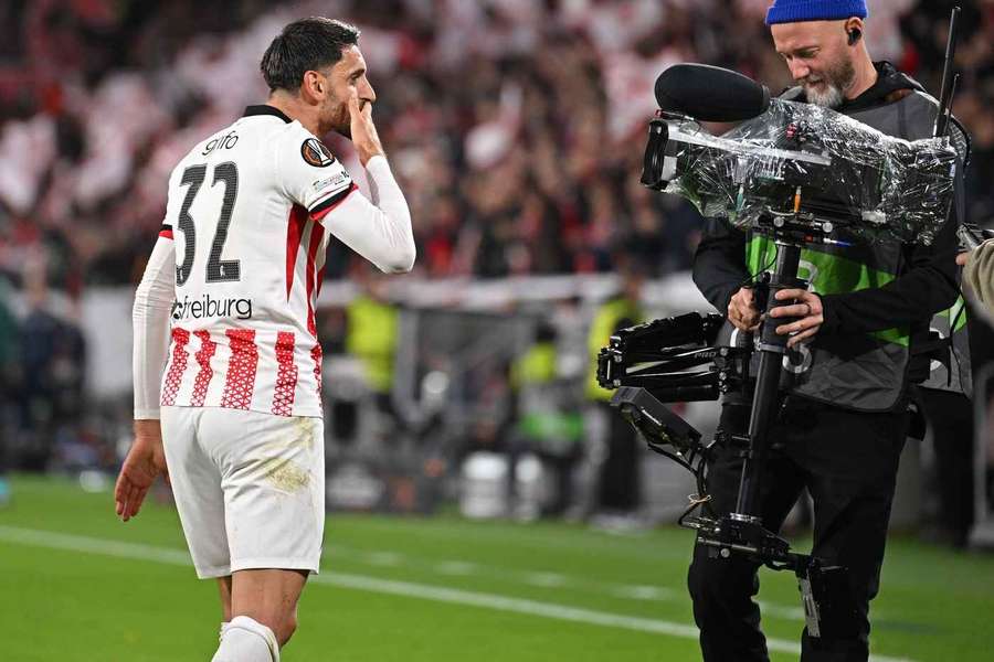 Ein Küsschen für die Kamera: Grifo erzielte das 2:0 für Freiburg