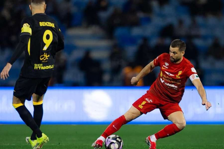 Nacho Fernández perante Karim Benzema
Nacho Fernández perante Karim Benzema