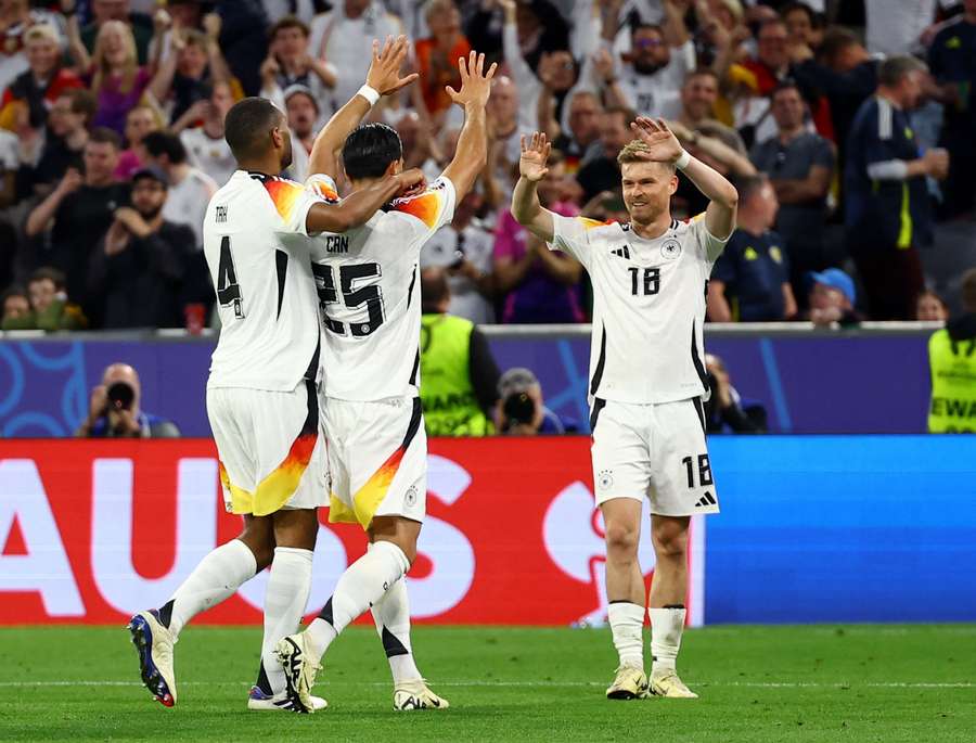 Germania a deschis turneul cu o victorie dominantă cu 5-1 în fața Scoției.