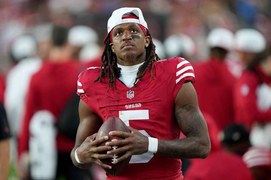 49ers' Demarcus Robinson on the sidelines during a preseason game (2025)