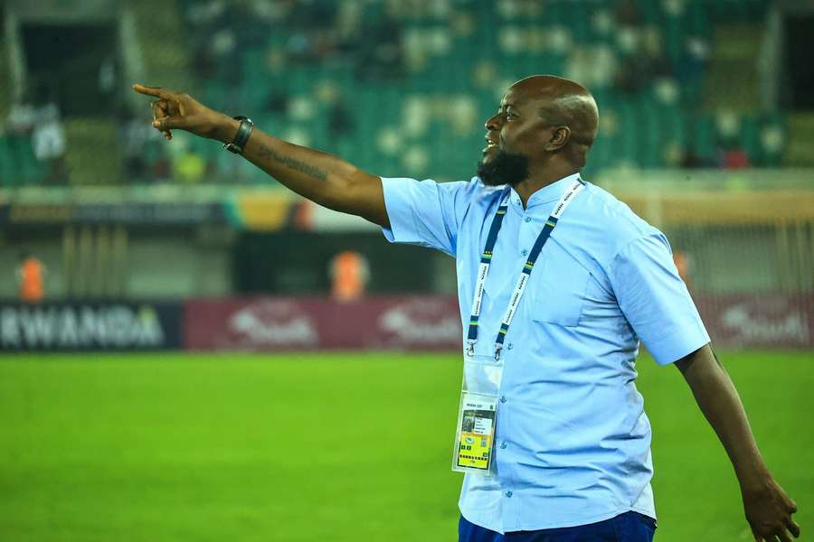 Finidi George nam onlangs afscheid als bondscoach van Nigeria