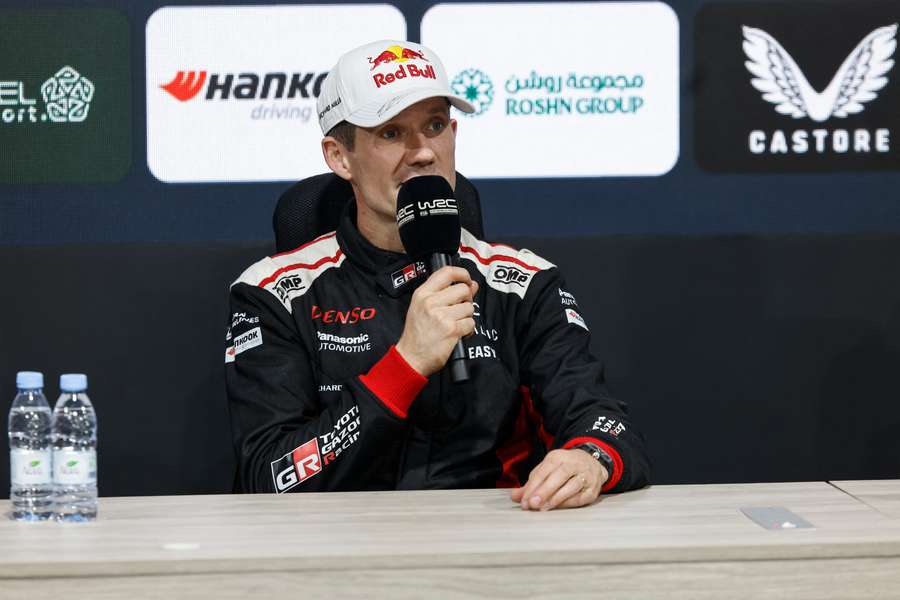 Ogier rejoint Loeb au panthéon du WRC avec un neuvième titre Ogier rejoint Loeb au panthéon du WRC avec un neuvième titre