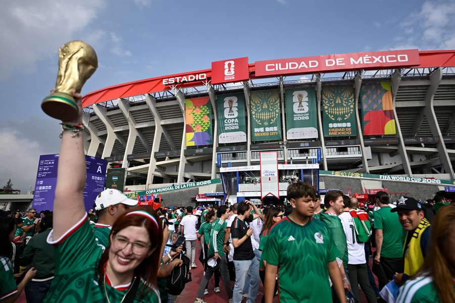 Pouco mais de 80 mil mexicanos compareceram ao Azteca Pouco mais de 80 mil mexicanos compareceram ao Azteca