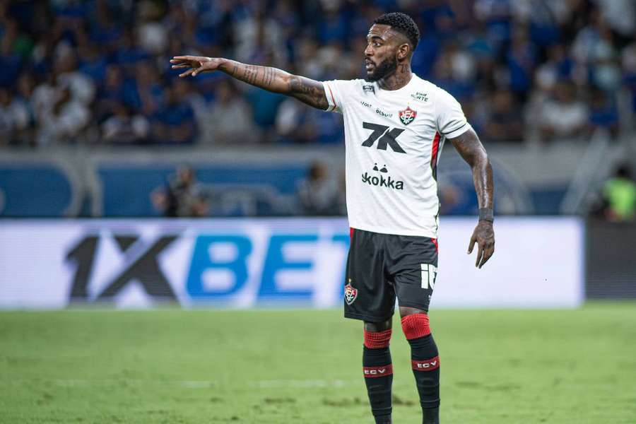 Vitória vive altos e baixos no Brasileirão Vitória vive altos e baixos no Brasileirão