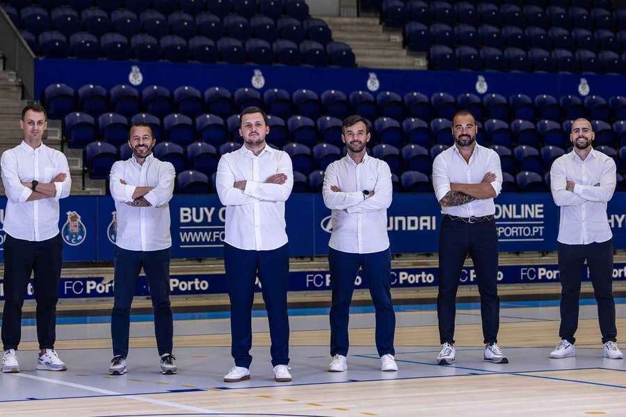 A equipa técnica dos dragões A equipa técnica dos dragões