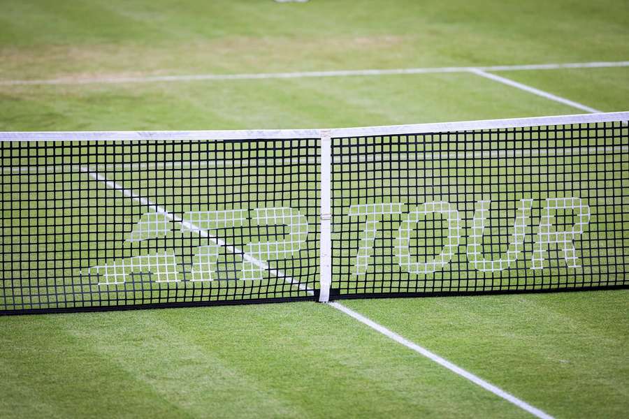 Tenis Flash: Linette i Majchrzak zagrają dziś o półfinały na trawie Tenis Flash: Linette i Majchrzak zagrają dziś o półfinały na trawie