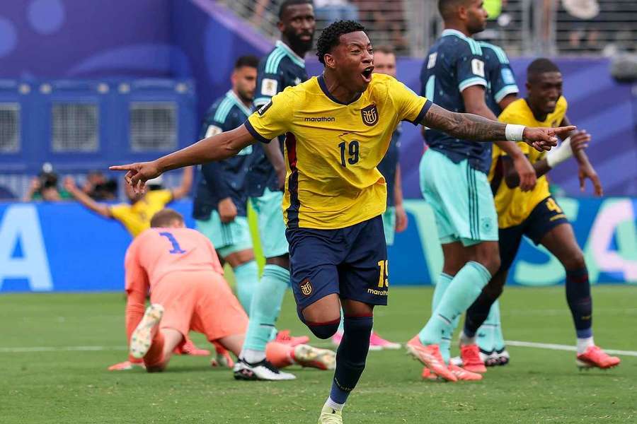 Gonzalo Plata celebrates scoring Ecuador's winning goal