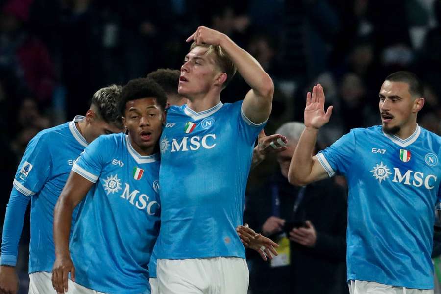 Rasmus Højlund sa blysol dvomi gólmi.