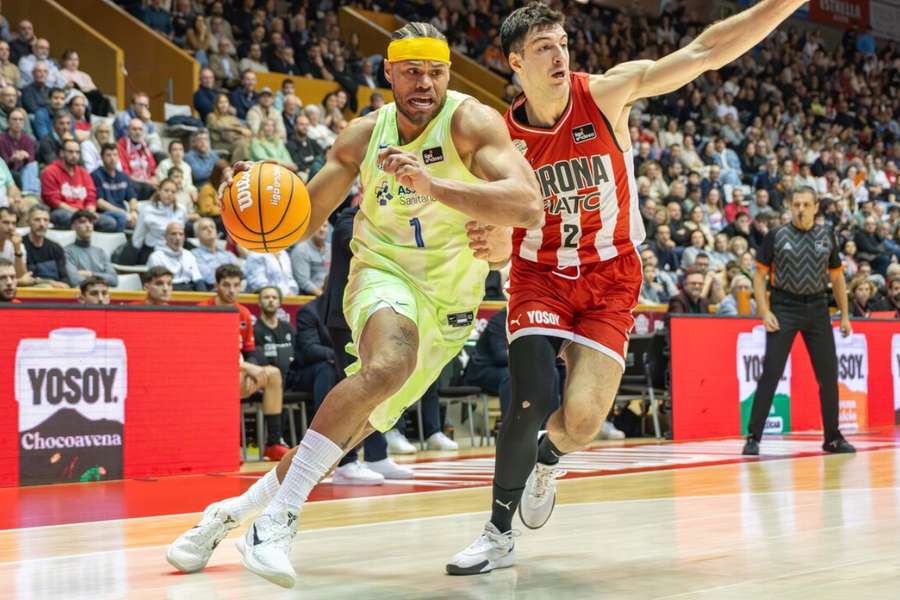 Justin Anderson, ante Máximo Fjellerup