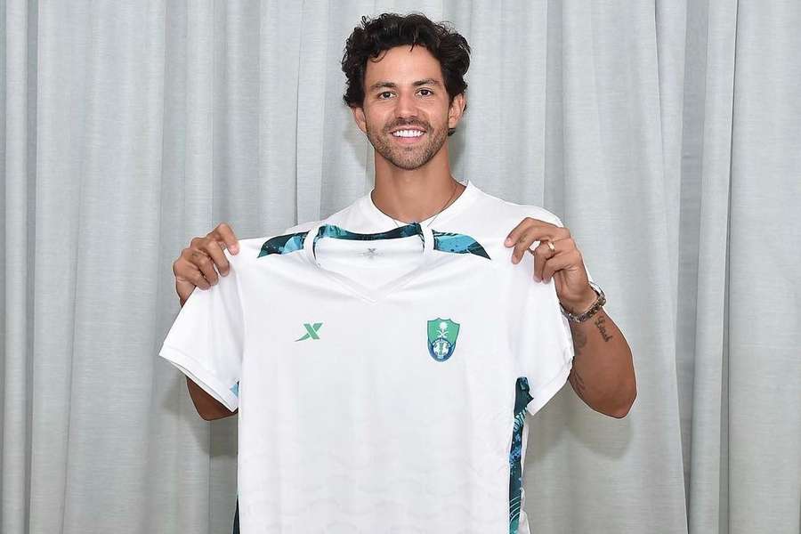 Renan Ribeiro esteve na Arábia Saudita na época passada
