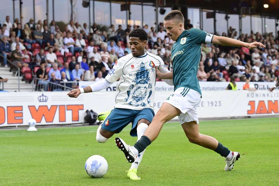 Telstar's Tyrese Noslin in a duel with PEC Zwolle captain Ryan Thomas