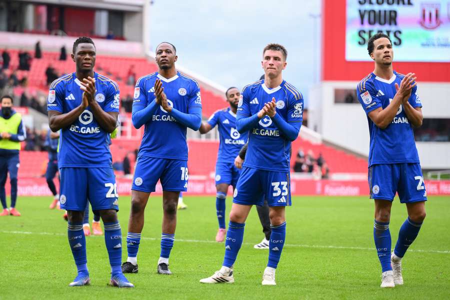 Leicester je předposlední ve druhé anglické lize. Leicester je předposlední ve druhé anglické lize.