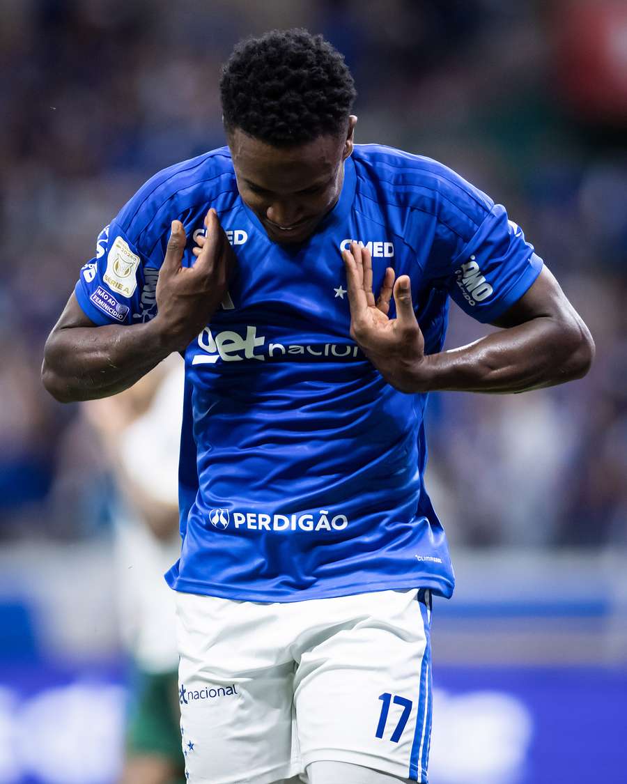 Sinisterra não marcava desde novembro
