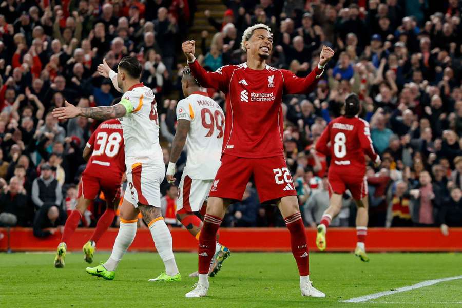 Ekitiké celebra o golo da reviravolta na eliminatória