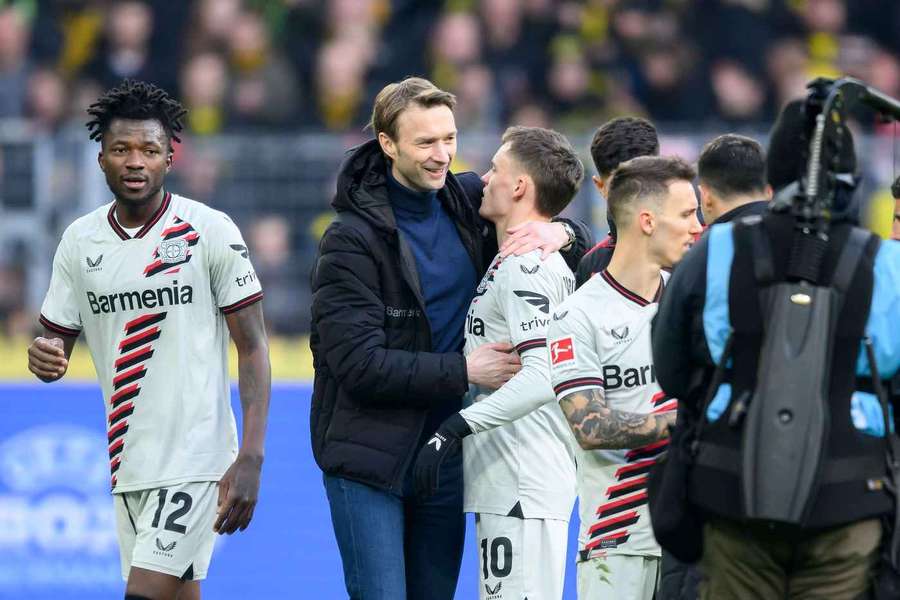 Simon Rolfes und Florian Wirtz in der Leverkusener Meister-Saison Simon Rolfes und Florian Wirtz in der Leverkusener Meister-Saison