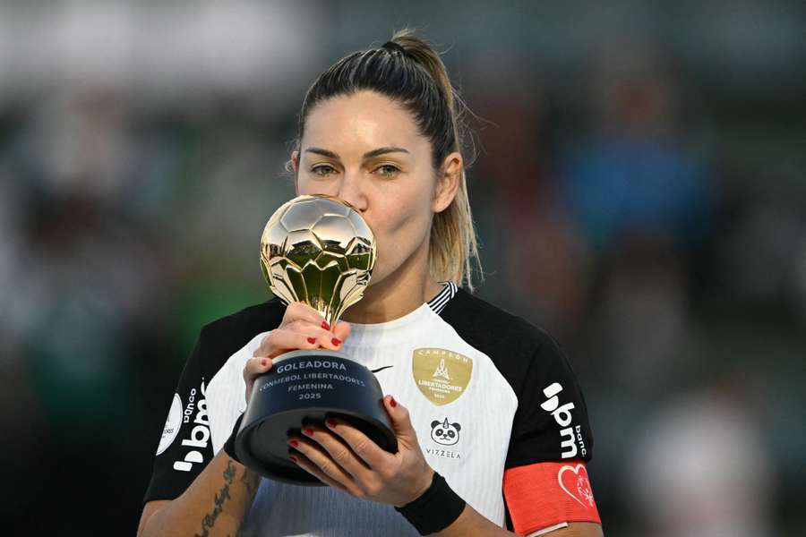 A "rainha da Libertadores", Gabi Zanotti, retorna a Libertadores com o COrinthians para defender título