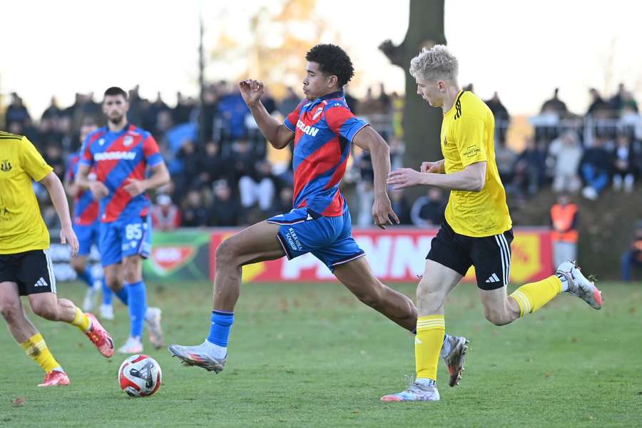 Kabongo uniká Raškovi. Kabongo uniká Raškovi.