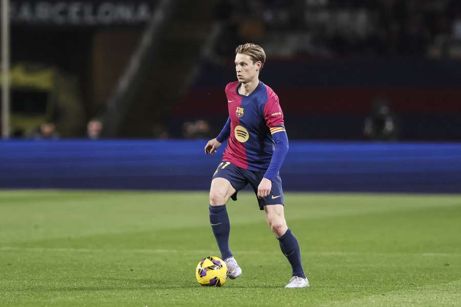 Frenkie de Jong prospera en el Barcelona a las órdenes de Hansi Flick