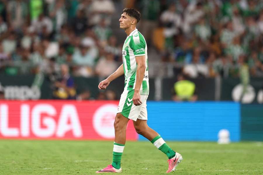 Facundo Bernal, tras ser expulsado ante el Barcelona Facundo Bernal, tras ser expulsado ante el Barcelona