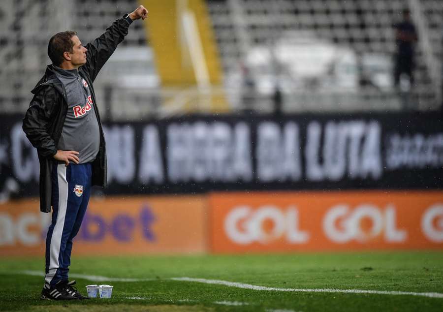 Fernando Seabra não deve ter vida fácil no Bragantino