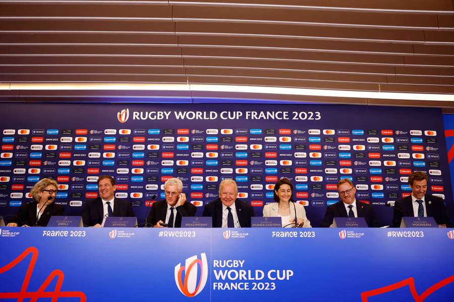 Los organizadores del Mundial de Francia asisten a su rueda de prensa