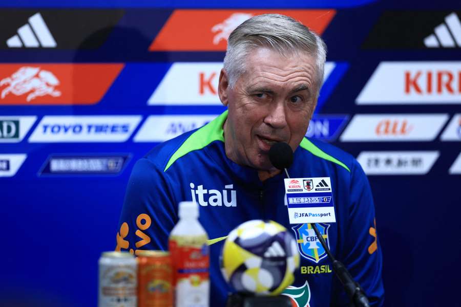 Ancelotti face à la presse ce lundi.