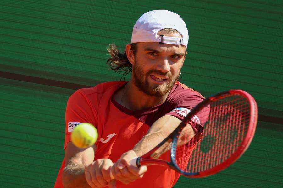 Tomáš Macháč v Barceloně po obratu postupuje.