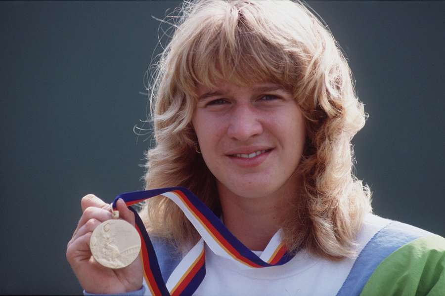 A alemã Steffi Graf com seu único ouro olímpico