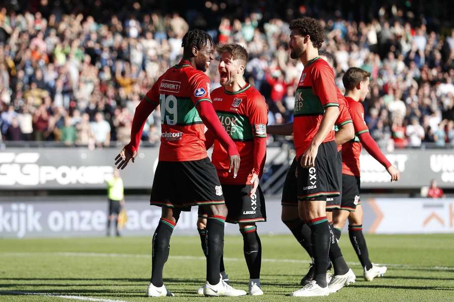 Blijdschap bij de spelers van NEC na de 1-1 in de thuiswedstrijd tegen RKC Waalwijk november 2022