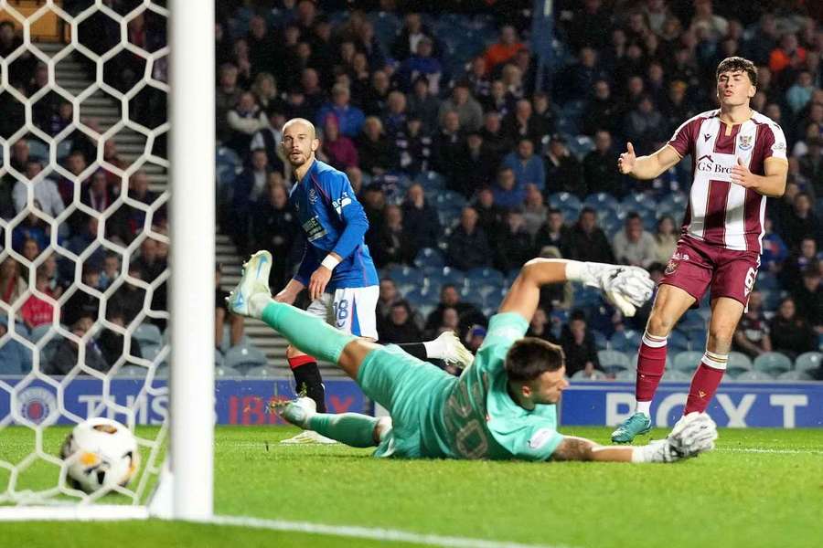 Václav Černý dal při výhře 2:0 nad St. Johnstone oba góly Rangers.